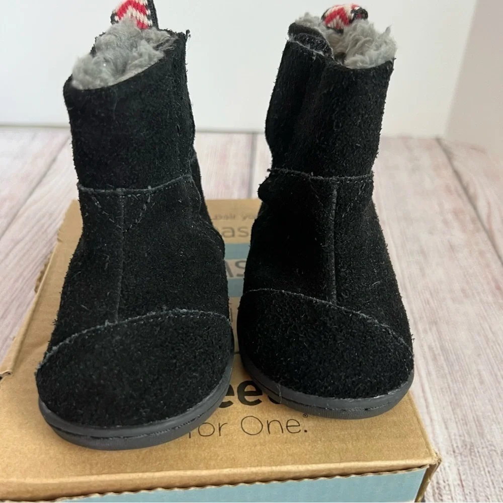 TOMS Nepal Boot Black Suede 3